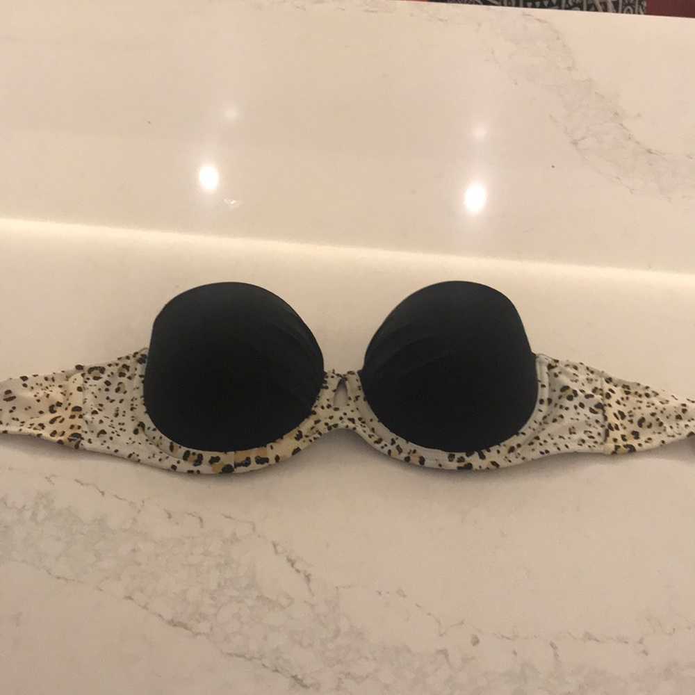 Victoria’s Secret leopard bikini top